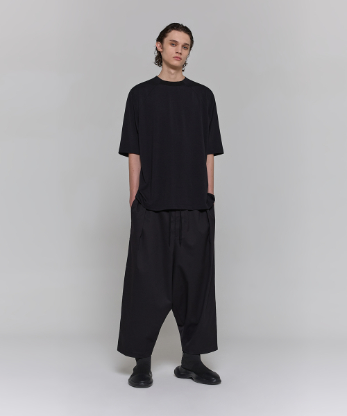 DGNAK(ディグナク)の「斜線切開ダブルステッチTシャツ(ブラック)PF1TS1313(Tシャツ/カットソー・メンズ・ブラック・MEDIUM/LARGE)」の4枚目の写真