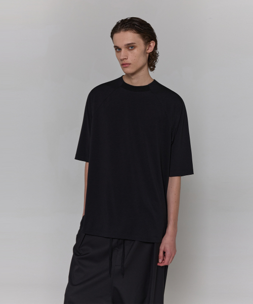 DGNAK(ディグナク)の「斜線切開ダブルステッチTシャツ(ブラック)PF1TS1313(Tシャツ/カットソー・メンズ・ブラック・MEDIUM/LARGE)」の5枚目の写真