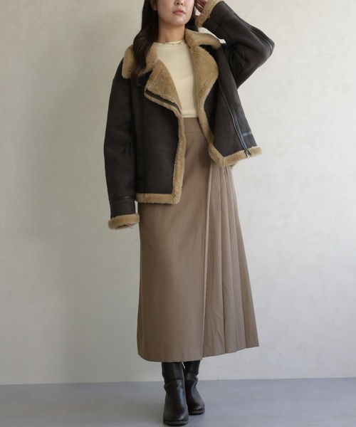 31 Sons de mode（トランテアン　ソン　ドゥ　モード）の「ムートンファーライダースジャケット（ライダースジャケット・レディース・ブラウン/キャメル・ﾌﾘ-）」の17枚目の写真