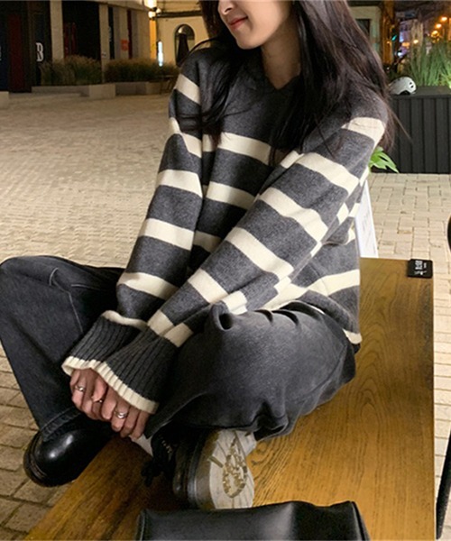 LYEON（リヨン）の「ボーダーフーディールーズニット（ニット/セーター・レディース・グレー/オフホワイト・FREE）」の2枚目の写真