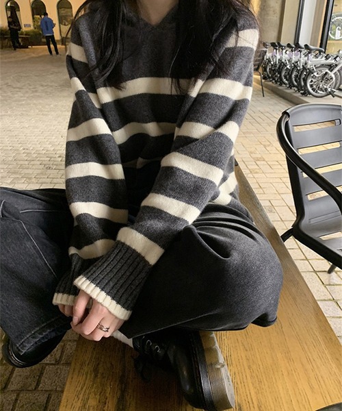 LYEON（リヨン）の「ボーダーフーディールーズニット（ニット/セーター・レディース・グレー/オフホワイト・FREE）」の3枚目の写真
