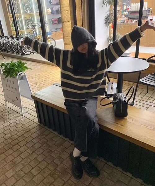 LYEON（リヨン）の「ボーダーフーディールーズニット（ニット/セーター・レディース・グレー/オフホワイト・FREE）」の11枚目の写真