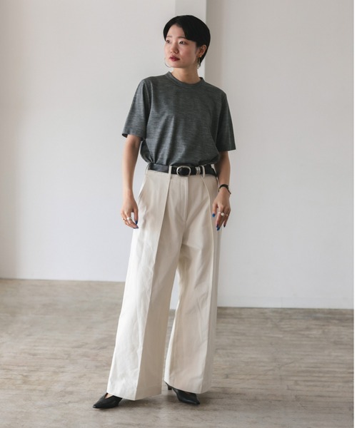 Demi-Luxe BEAMS(デミルクス ビームス)の「【別注】スタイリスト佐藤佳菜子 × SLOANE / ウール混 クルーネック Tシャツ(Tシャツ/カットソー・レディース・グレー/チャコールグレー・1/2)」の16枚目の写真
