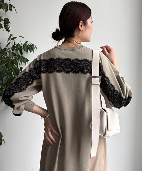 DouDou(ドゥドゥ)の「【WEB限定】バックレースラインワンピース(ワンピース・レディース・グレイッシュベージュ/チャコールグレー/ブラック・FREE)」の1枚目の写真