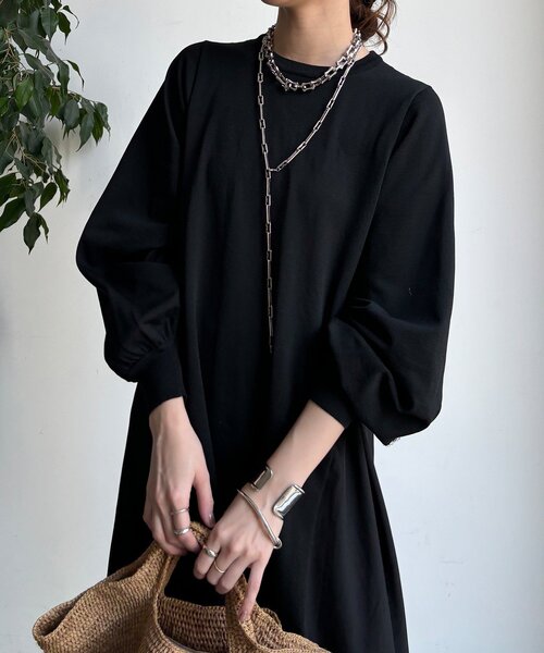 DouDou(ドゥドゥ)の「【WEB限定】バックレースラインワンピース(ワンピース・レディース・グレイッシュベージュ/チャコールグレー/ブラック・FREE)」の2枚目の写真