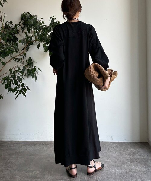 DouDou(ドゥドゥ)の「【WEB限定】バックレースラインワンピース(ワンピース・レディース・グレイッシュベージュ/チャコールグレー/ブラック・FREE)」の20枚目の写真