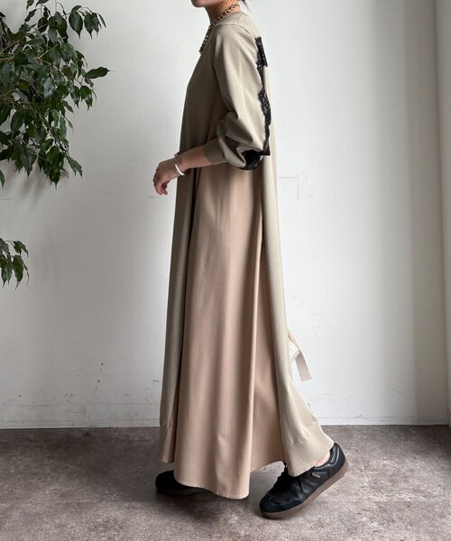 DouDou(ドゥドゥ)の「【WEB限定】バックレースラインワンピース(ワンピース・レディース・グレイッシュベージュ/チャコールグレー/ブラック・FREE)」の7枚目の写真