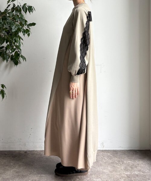 DouDou(ドゥドゥ)の「【WEB限定】バックレースラインワンピース(ワンピース・レディース・グレイッシュベージュ/チャコールグレー/ブラック・FREE)」の8枚目の写真