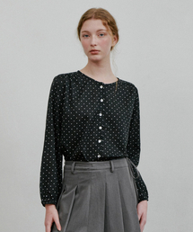 BELLOL（ベロエル）の「ラウンドネックドットブラウスブラック（シャツ/ブラウス）」