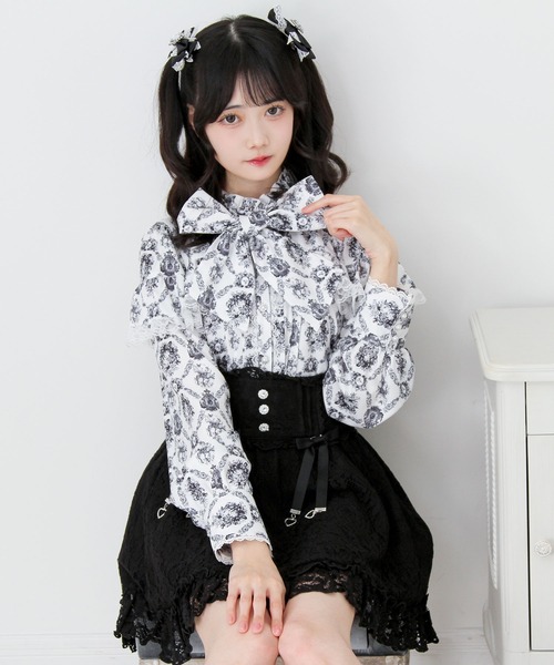 DearMyLove（ディアマイラブ）の「トワルドジュイボウタイフリルリボンブラウス（シャツ/ブラウス・レディース・ブルーグレー/ブラック・MEDIUM/3L/LARGE）」の8枚目の写真
