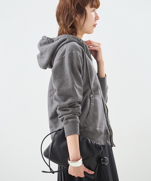 journal standard L'essage（ジャーナルスタンダードレサージュ）の「【一部店舗＆WEB限定】ピグメントスウェットパーカー（パーカー・レディース・ブラック/ブラウン・FREE）」の7枚目の写真