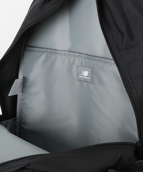 NEW BALANCE(ニューバランス)の「エブリデイバックパック30L(バックパック/リュック・メンズ・ブラック×ホワイト・ONE SIZE)」の12枚目の写真