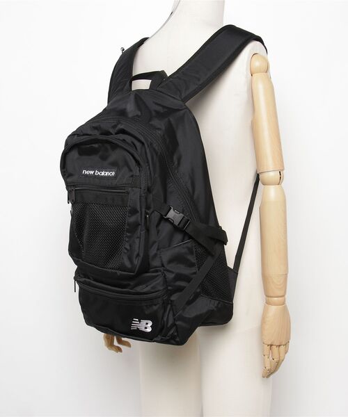 NEW BALANCE(ニューバランス)の「エブリデイバックパック30L(バックパック/リュック・メンズ・ブラック×ホワイト・ONE SIZE)」の13枚目の写真