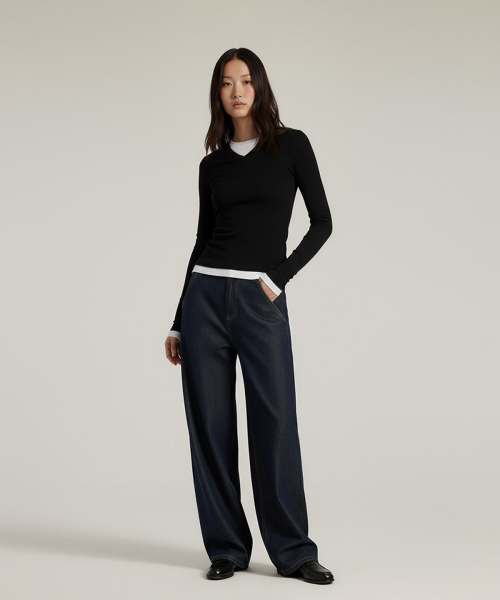 BUTTON SEOUL（ボタンソウル）の「[ウィメンズ] 2ピースレイヤードVネックスリムロングスリーブTシャツ (4 COLORS)（Tシャツ/カットソー・レディース・ブラック/ライトブラウン/ライトグレー/ダークブラウン・SMALL/MEDIUM/LARGE）」の9枚目の写真