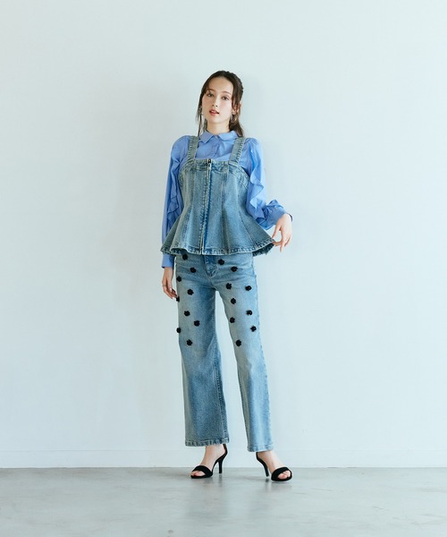 Audie a Muses(オーディアミューズ)の「デニム裾フレアビスチェ(シャツ/ブラウス・レディース・ネイビー・38/42/36)」の11枚目の写真
