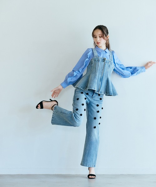 Audie a Muses(オーディアミューズ)の「デニム裾フレアビスチェ(シャツ/ブラウス・レディース・ネイビー・38/42/36)」の3枚目の写真