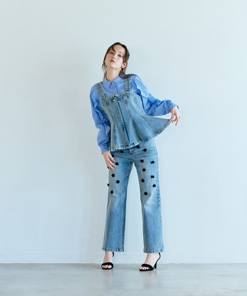 Audie a Muses(オーディアミューズ)の「デニム裾フレアビスチェ(シャツ/ブラウス・レディース・ネイビー・38/42/36)」の4枚目の写真