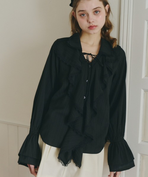 idem(イデム)の「ruffle collared blouse / ラッフルカラーブラウス(シャツ/ブラウス・レディース・ブラック/オフホワイト・FREE)」の2枚目の写真