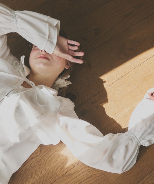 idem（イデム）の「ruffle collared blouse / ラッフルカラーブラウス（シャツ/ブラウス・レディース・ブラック/オフホワイト・FREE）」の22枚目の写真