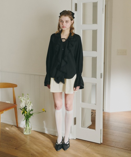 idem(イデム)の「ruffle collared blouse / ラッフルカラーブラウス(シャツ/ブラウス・レディース・ブラック/オフホワイト・FREE)」の19枚目の写真