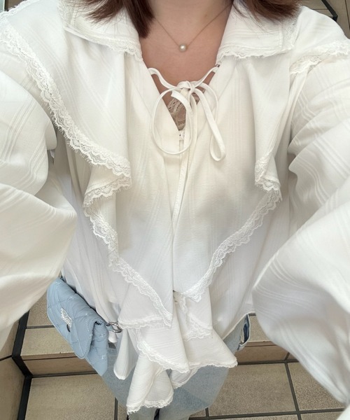 idem(イデム)の「ruffle collared blouse / ラッフルカラーブラウス(シャツ/ブラウス・レディース・ブラック/オフホワイト・FREE)」の10枚目の写真