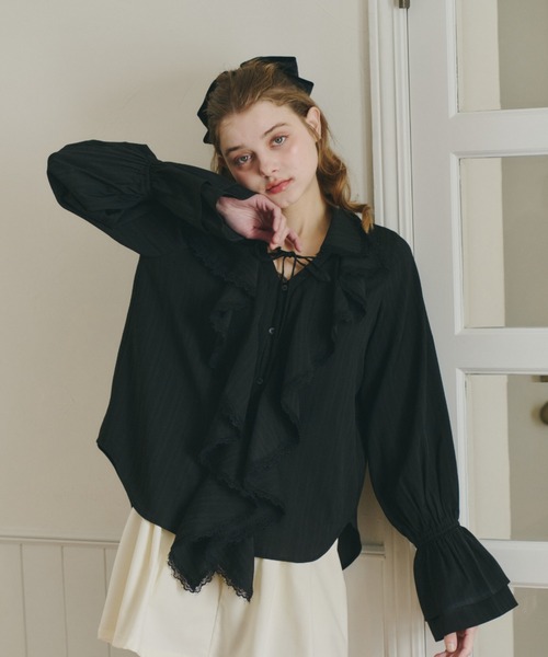 idem(イデム)の「ruffle collared blouse / ラッフルカラーブラウス(シャツ/ブラウス・レディース・ブラック/オフホワイト・FREE)」の17枚目の写真
