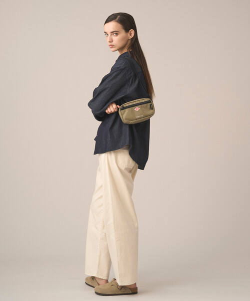 DANTON(ダントン)の「Cordura Canvas Shoulder Pouch〈TERTRE〉(ショルダーバッグ・レディース・オレンジ/ダークグレー/オフホワイト/グレイッシュベージュ/ブルー系その他5/ブラック・-)」の7枚目の写真