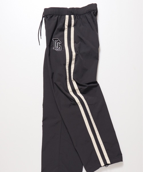DISCUS ATHLETIC（ディスカス　アスレチック）の「【DISCUS ATHLETIC/ディスカス アスレチック】脇ライン撥水ナイロンワイドトラックパンツ（その他パンツ・メンズ・ネイビー/ベージュ/オフホワイト/ブラック・X-LARGE/LARGE/MEDIUM）」の7枚目の写真