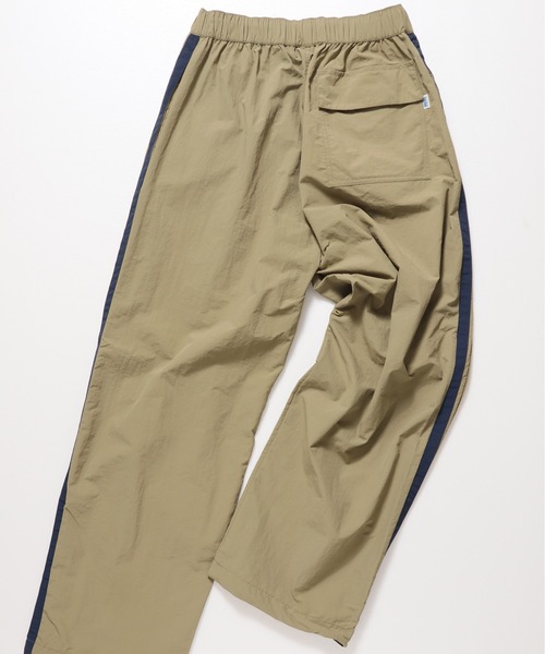 DISCUS ATHLETIC（ディスカス　アスレチック）の「【DISCUS ATHLETIC/ディスカス アスレチック】脇ライン撥水ナイロンワイドトラックパンツ（その他パンツ・メンズ・ネイビー/ベージュ/オフホワイト/ブラック・X-LARGE/LARGE/MEDIUM）」の14枚目の写真
