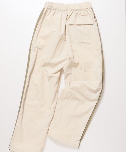 DISCUS ATHLETIC（ディスカス　アスレチック）の「【DISCUS ATHLETIC/ディスカス アスレチック】脇ライン撥水ナイロンワイドトラックパンツ（その他パンツ・メンズ・ネイビー/ベージュ/オフホワイト/ブラック・X-LARGE/LARGE/MEDIUM）」の9枚目の写真