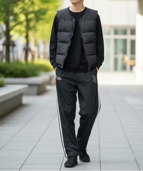 DISCUS ATHLETIC（ディスカス　アスレチック）の「【DISCUS ATHLETIC/ディスカス アスレチック】脇ライン撥水ナイロンワイドトラックパンツ（その他パンツ・メンズ・ネイビー/ベージュ/オフホワイト/ブラック・X-LARGE/LARGE/MEDIUM）」の20枚目の写真