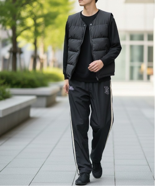 DISCUS ATHLETIC（ディスカス　アスレチック）の「【DISCUS ATHLETIC/ディスカス アスレチック】脇ライン撥水ナイロンワイドトラックパンツ（その他パンツ・メンズ・ネイビー/ベージュ/オフホワイト/ブラック・X-LARGE/LARGE/MEDIUM）」の19枚目の写真