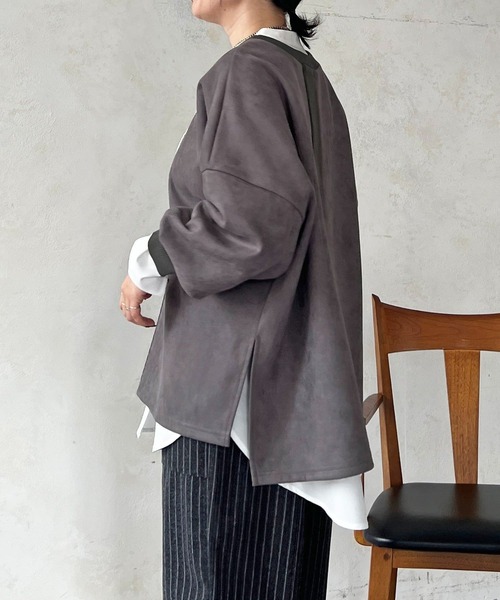 un dix cors（アンディコール）の「バックリブラインスエードプルオーバー（Tシャツ/カットソー・レディース・チャコールグレー/グレイッシュベージュ/アイボリー・FREE）」の5枚目の写真