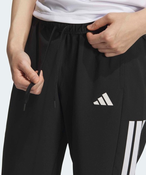 adidas(アディダス)の「マストハブス ウーブン カプリ パンツ / アディダス adidas(スウェットパンツ・レディース・ブラック・XX-LARGE/LARGE/MEDIUM/SMALL/X-LARGE/X-SMALL)」の3枚目の写真