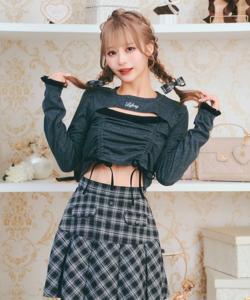 LAFARY(ラファリー)の「ドロストリボントップス(Tシャツ/カットソー・レディース・ブラック/ベージュ/ホワイト・FREE)」の3枚目の写真