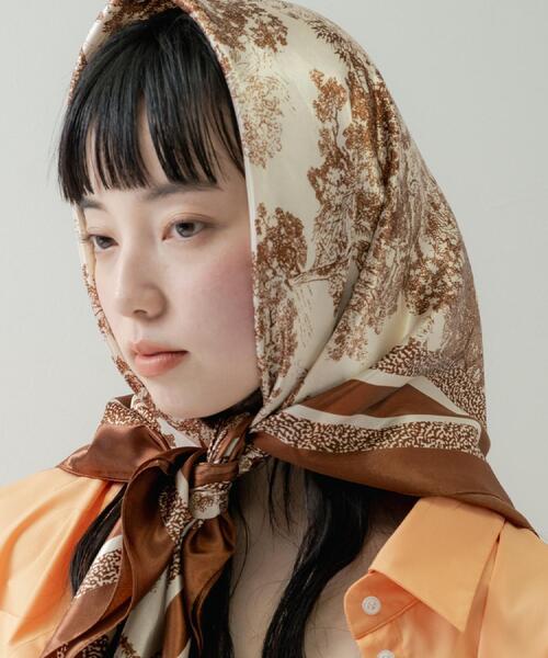 GALLEST（ギャレスト）の「アートプリントスカーフ（ストール/ショール・レディース・キャメル/ブラック・00）」の8枚目の写真