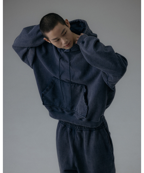 ANGLAN(アングラン)の「Heavyweight Washed Hoodie - Navy(パーカー・メンズ・その他・ONE SIZE)」の5枚目の写真