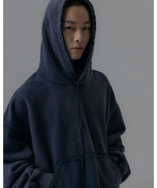 ANGLAN(アングラン)の「Heavyweight Washed Hoodie - Navy(パーカー・メンズ・その他・ONE SIZE)」の7枚目の写真