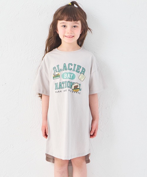 pairmanon(ペアマノン)の「【綿100%】【リンクコーデ】ガールズ ロゴプリント チュニックTシャツ(チュニック・キッズ・ピンク系その他/グレイッシュベージュ/ブルー・100/110/120/130/140/150/90)」の2枚目の写真