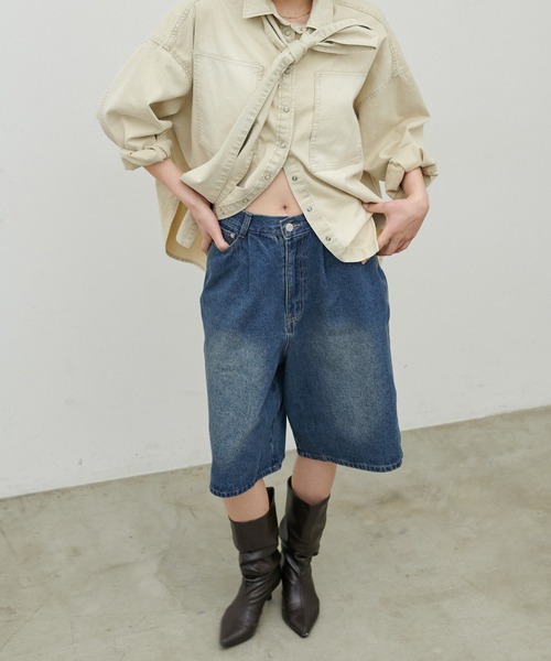 LARUTA（ラルータ）の「【LARUTA】デニムタックハーフパンツ（デニムパンツ・レディース・ブルー/グレー・FREE）」の2枚目の写真