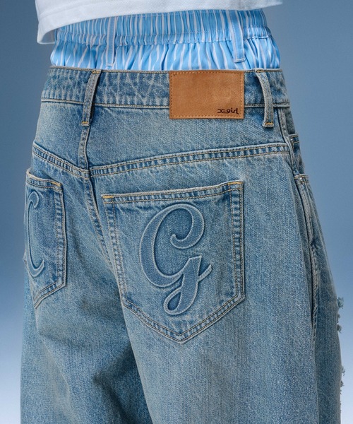 X-girl(エックスガール)の「DISTRESSED BAGGY DENIM PANTS(デニムパンツ・レディース・ブラック/インディゴブルー・S/M/XS)」の4枚目の写真