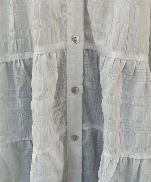 prose verse（プロズヴェール）の「シャーリングシアーティアードブラウス（シャツ/ブラウス・レディース・ブラック/サックスブルー/オフホワイト/ピンク/ベージュ・MEDIUM/LARGE）」の7枚目の写真