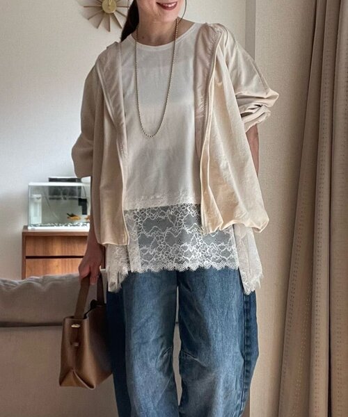 Remind me and forever(リマインドミーアンドフォーエバー)の「【プチプラ/即着映え!】裾レースノースリプルオーバー(シャツ/ブラウス・レディース・アイボリー/ブラック・FREE)」の4枚目の写真