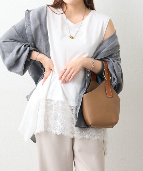 Remind me and forever(リマインドミーアンドフォーエバー)の「【プチプラ/即着映え!】裾レースノースリプルオーバー(シャツ/ブラウス・レディース・アイボリー/ブラック・FREE)」の10枚目の写真