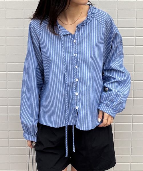 ISOOK（アイスー）の「【ISOOK / アイスー】フリルネックストライプブラウス / 柄シャツ 長袖 春服 春トップス ボタン ブルー ホワイト ZOZOTOWN限定（シャツ/ブラウス・レディース・ブルー/ホワイト・FREE）」の13枚目の写真