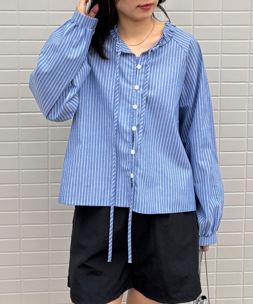 ISOOK（アイスー）の「【ISOOK / アイスー】フリルネックストライプブラウス / 柄シャツ 長袖 春服 春トップス ボタン ブルー ホワイト ZOZOTOWN限定（シャツ/ブラウス・レディース・ブルー/ホワイト・FREE）」の8枚目の写真