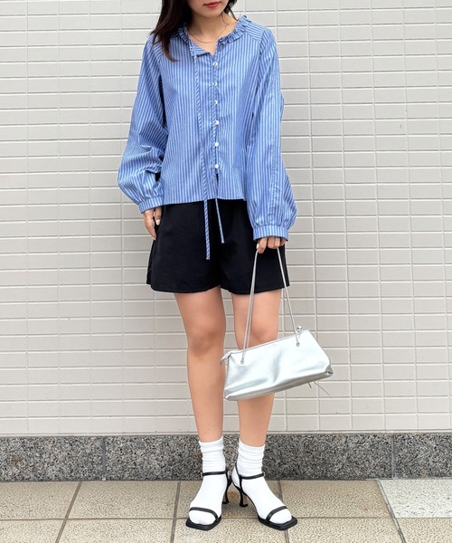 ISOOK（アイスー）の「【ISOOK / アイスー】フリルネックストライプブラウス / 柄シャツ 長袖 春服 春トップス ボタン ブルー ホワイト ZOZOTOWN限定（シャツ/ブラウス・レディース・ブルー/ホワイト・FREE）」の3枚目の写真