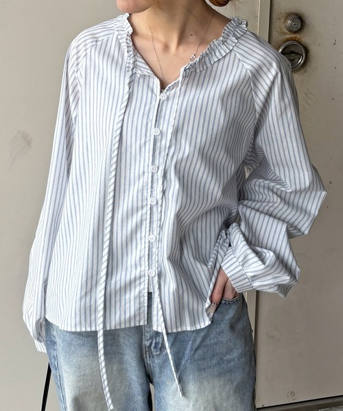 ISOOK（アイスー）の「【ISOOK / アイスー】フリルネックストライプブラウス / 柄シャツ 長袖 春服 春トップス ボタン ブルー ホワイト ZOZOTOWN限定（シャツ/ブラウス・レディース・ブルー/ホワイト・FREE）」の20枚目の写真
