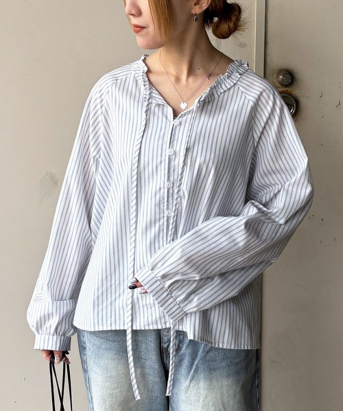 ISOOK（アイスー）の「【ISOOK / アイスー】フリルネックストライプブラウス / 柄シャツ 長袖 春服 春トップス ボタン ブルー ホワイト ZOZOTOWN限定（シャツ/ブラウス・レディース・ブルー/ホワイト・FREE）」の15枚目の写真