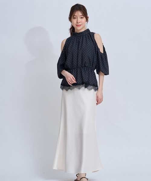 NOELA(ノエラ)の「サテンナロースカート(スカート・レディース・ベージュ/モカ・S/M)」の2枚目の写真